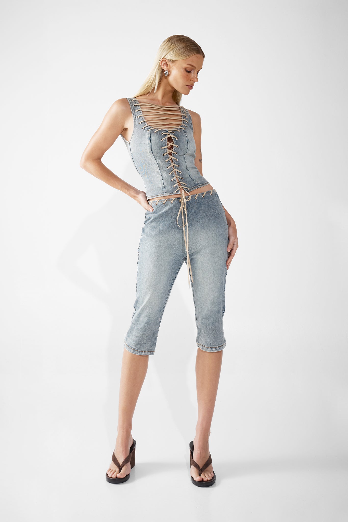 DAVIA CAPRIS | LIGHT DENIM