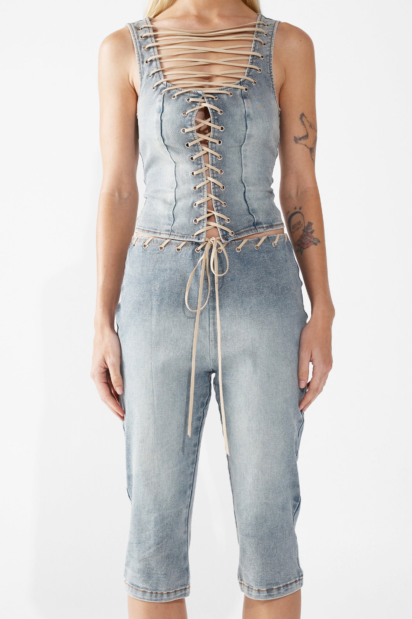 DAVIA CAPRIS | LIGHT DENIM