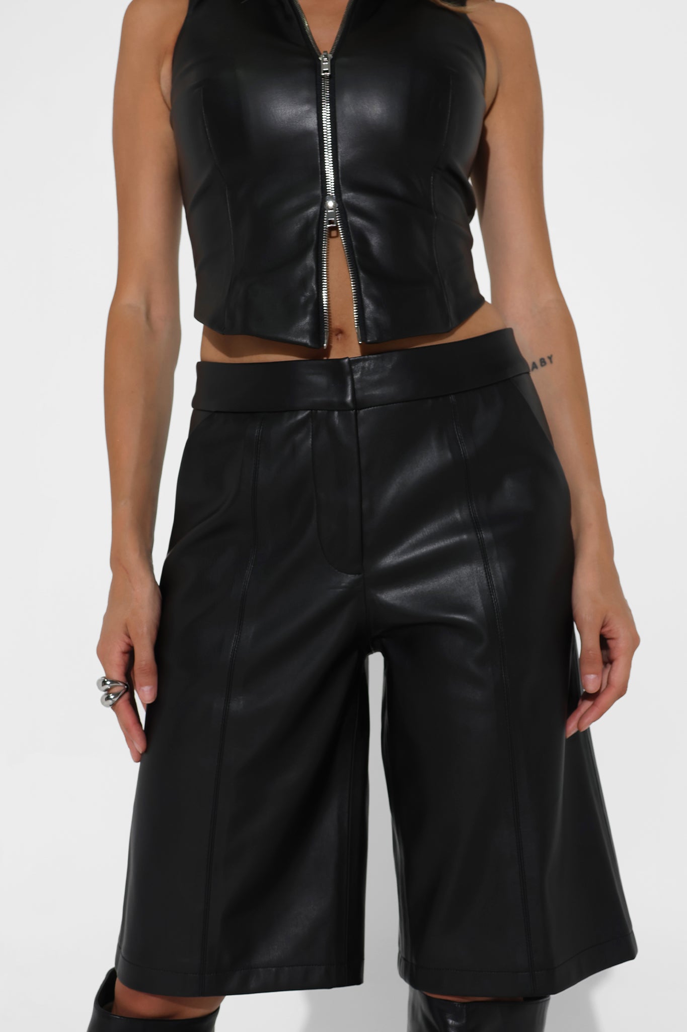 STELLA VEST | BLACK