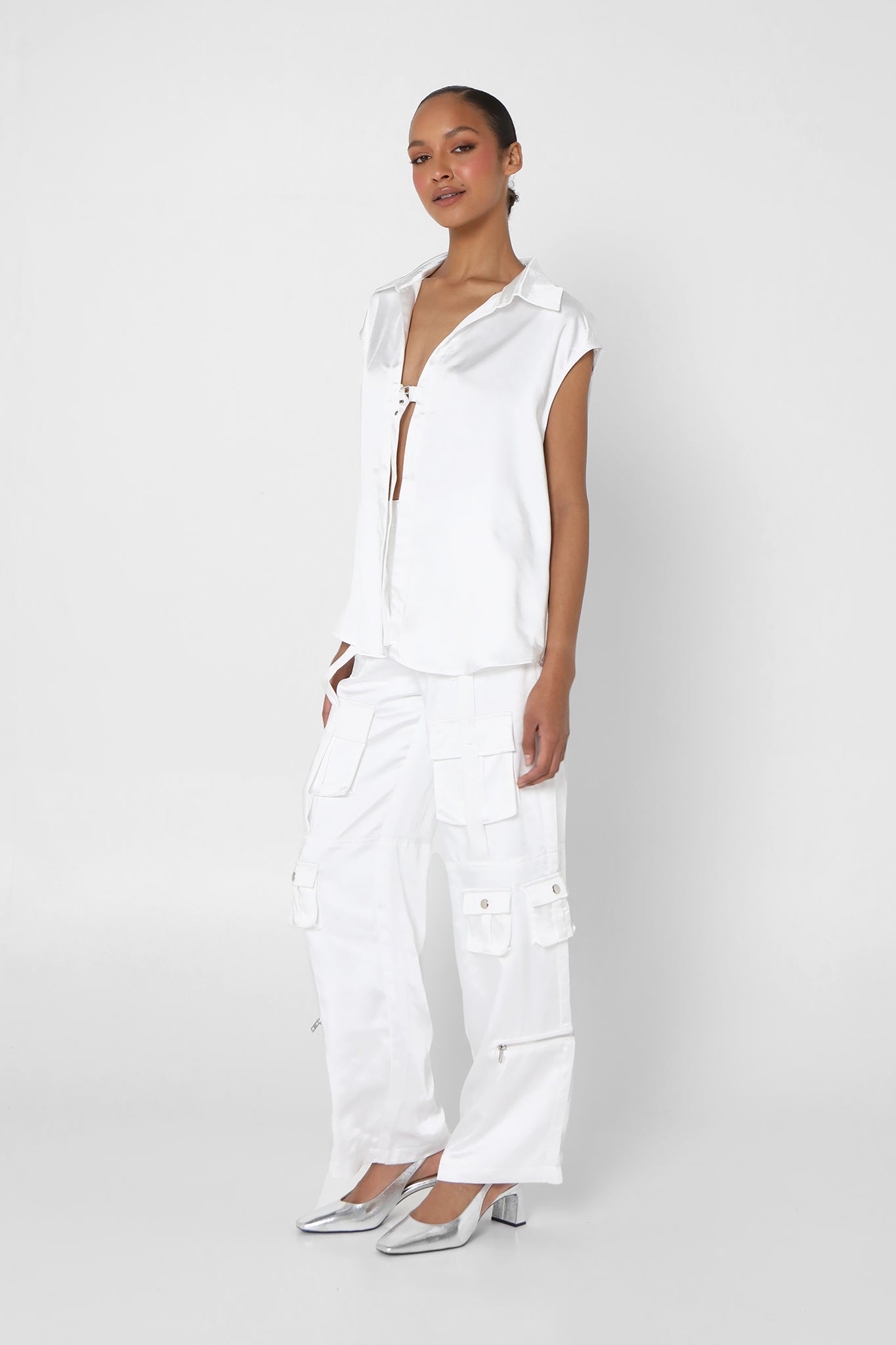 ANDI SLEEVELESS SHIRT | WHITE SATIN
