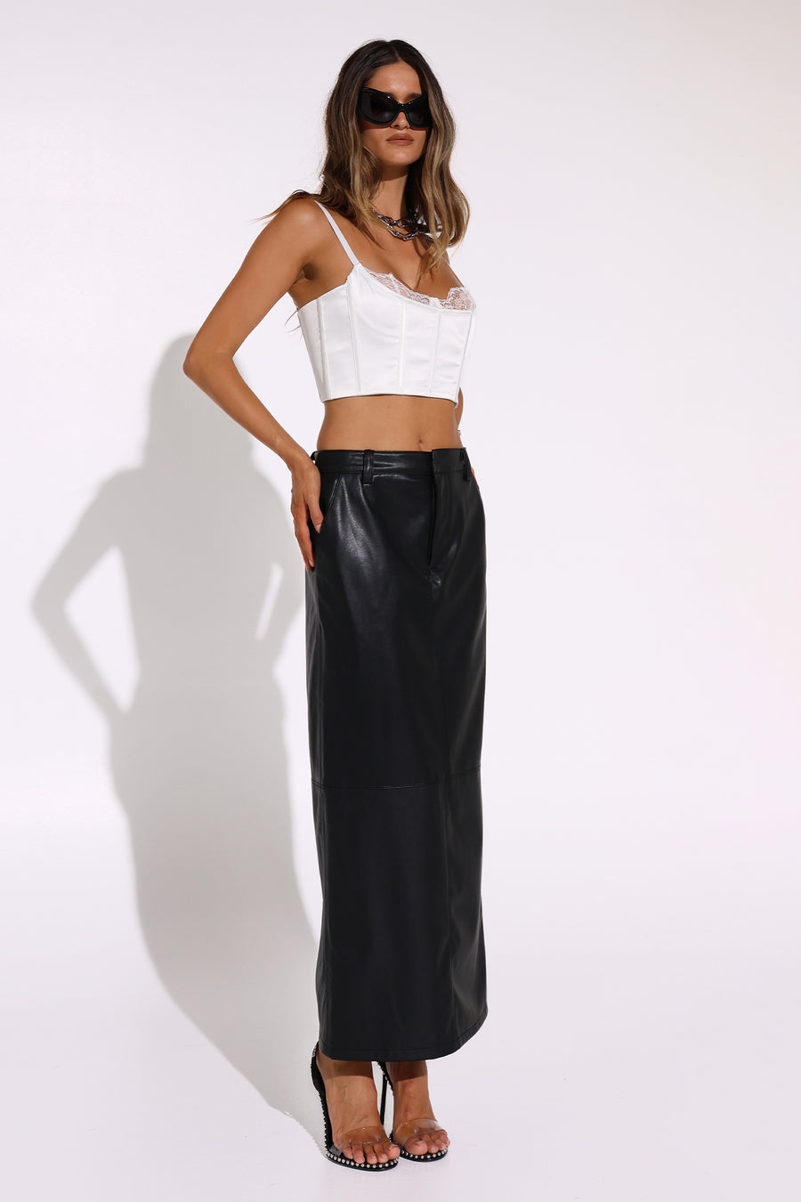 APRIL TOP