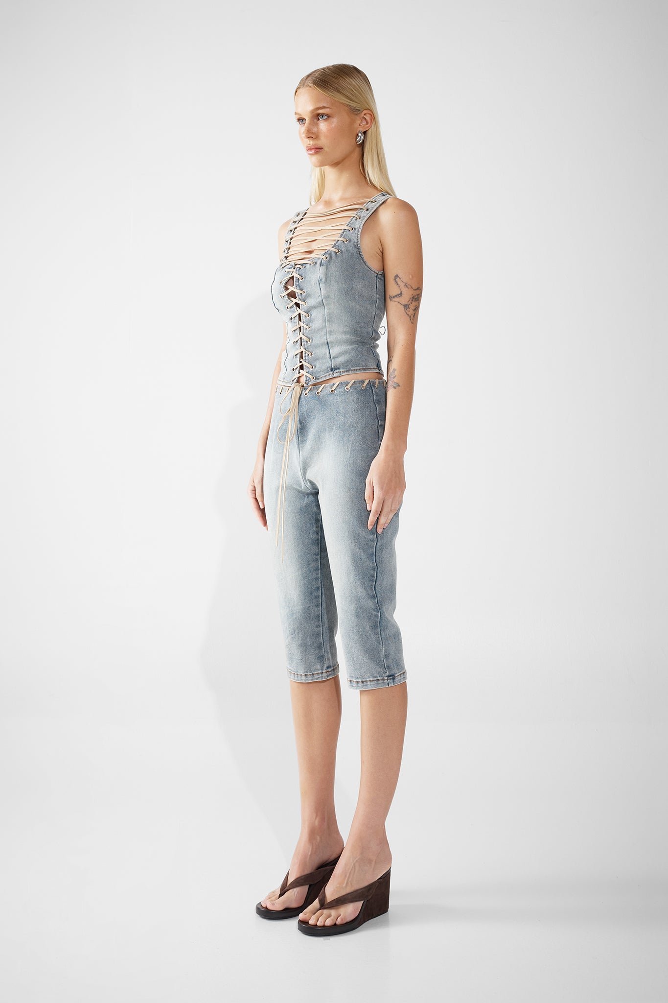 DAVIA CAPRIS | LIGHT DENIM